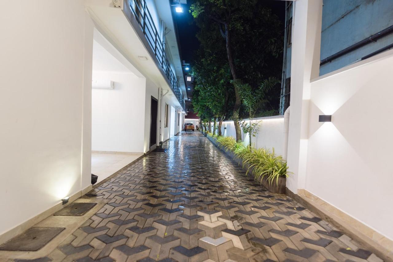 Viveka Hotel Colombo Kalubowila West Exterior foto